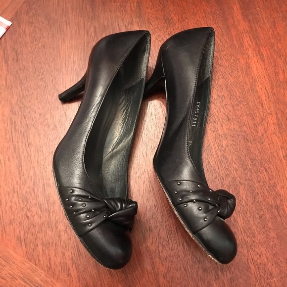 Stuart Weitzman Black Leather Pumps - Picture 2 of 7